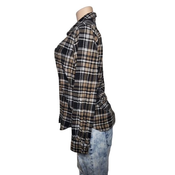 Natural Blue by Visitor Plaid Button-Down Shirt - Picture 6 of 8